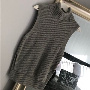 GRAY KNIT TURTLENECK
